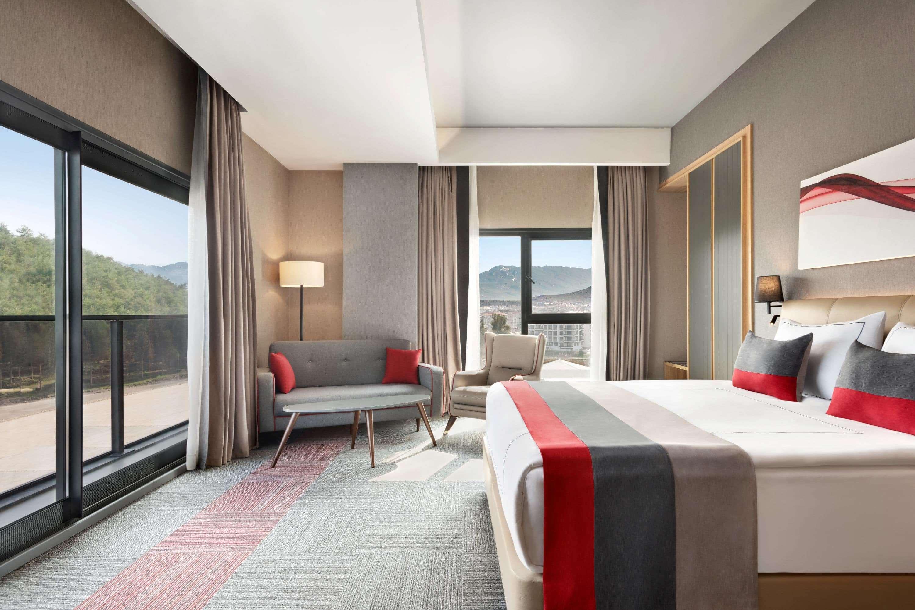 Ramada By Wyndham Tire Hotel Eksteriør billede