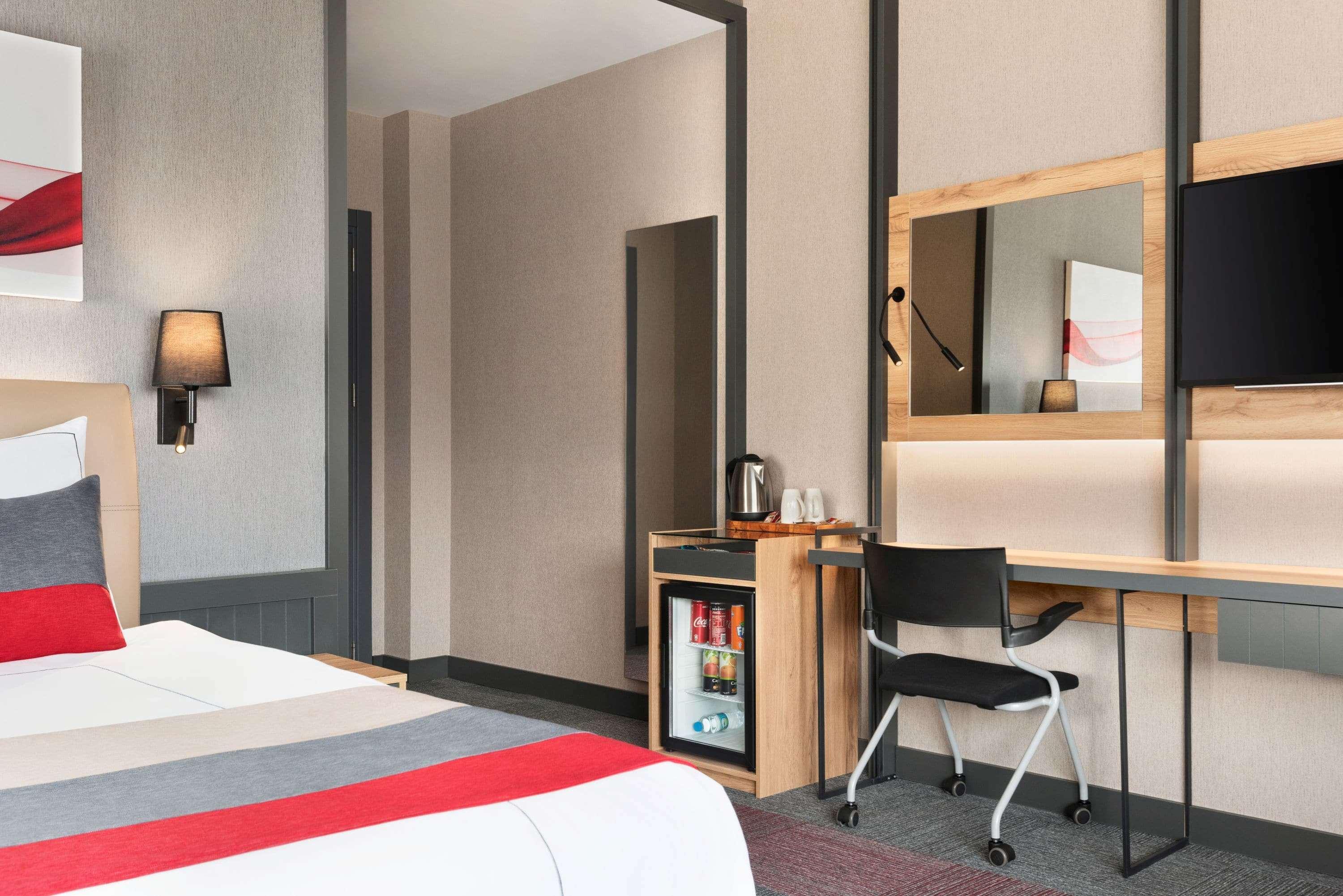 Ramada By Wyndham Tire Hotel Eksteriør billede