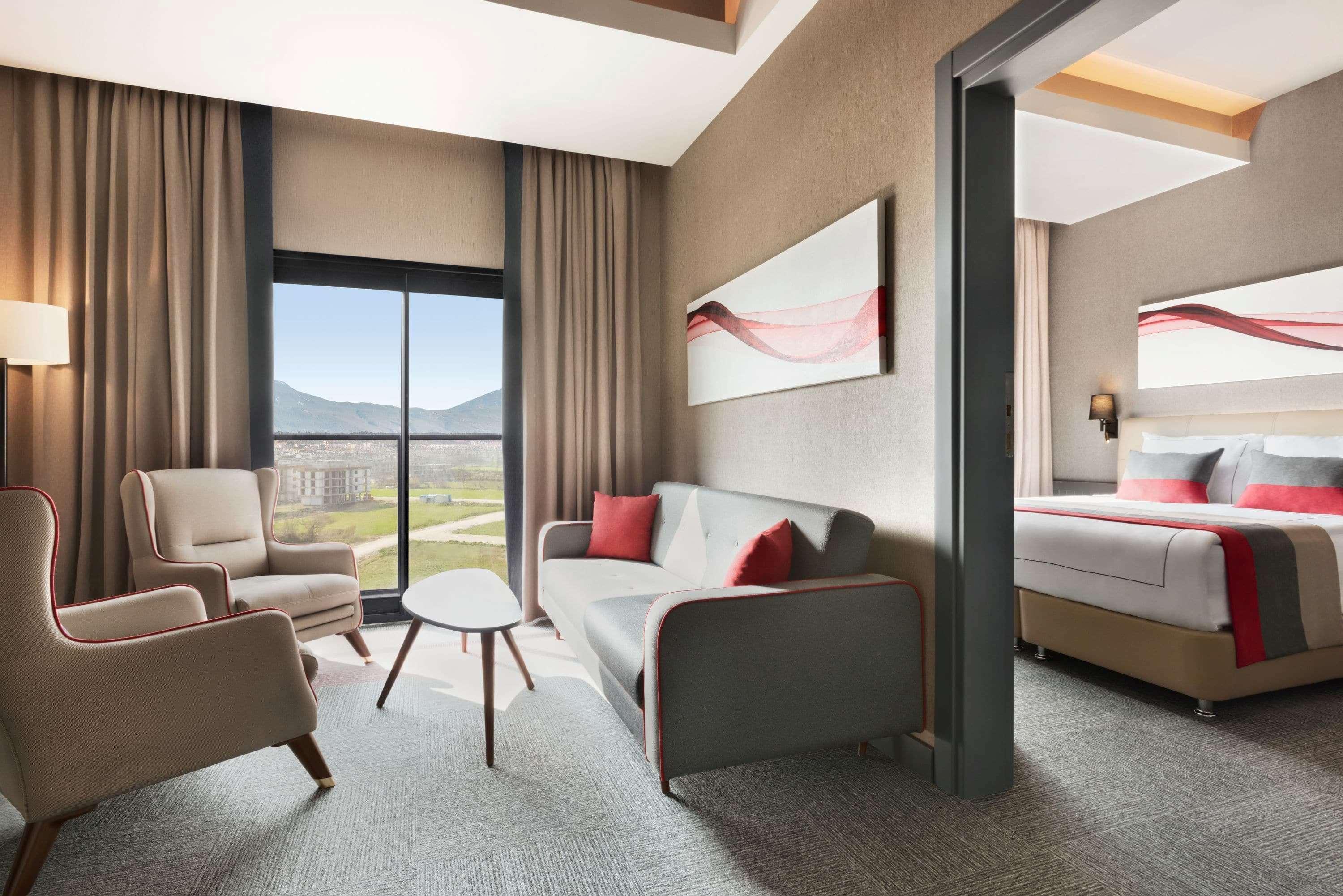 Ramada By Wyndham Tire Hotel Eksteriør billede