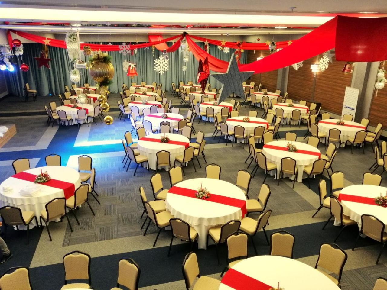 Ramada By Wyndham Tire Hotel Eksteriør billede