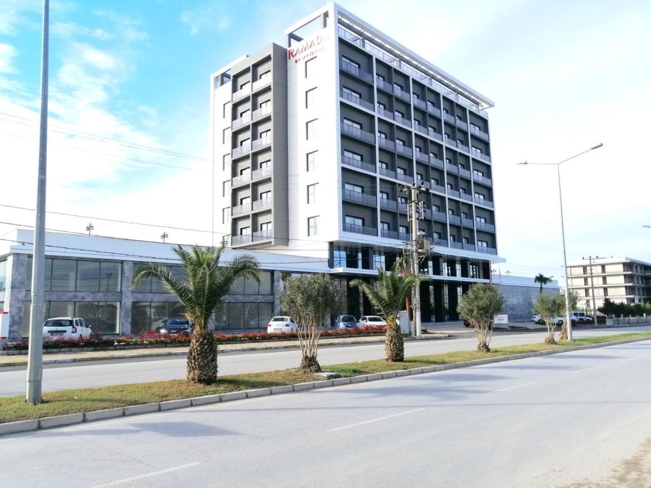 Ramada By Wyndham Tire Hotel Eksteriør billede